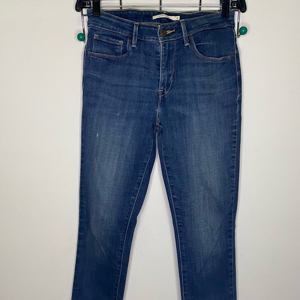 Levi Mid Rise Skinny Jeans